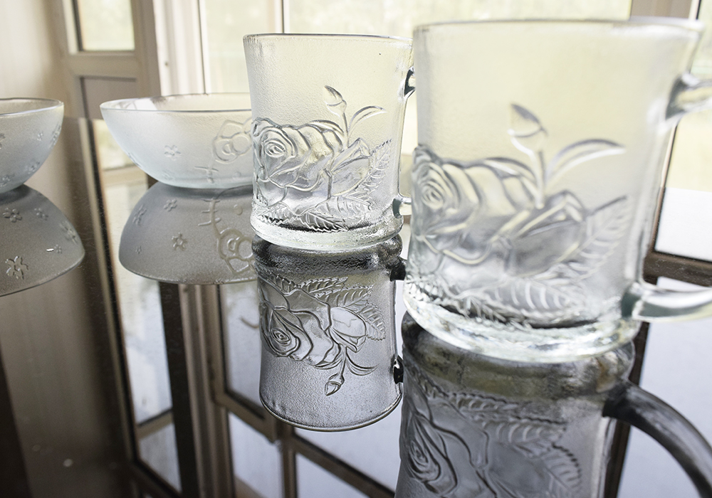盛宝玻璃制品有限公司最新研制“玉白料”玻璃器皿（Latest Development of "Jade White material" glassware by Bao Glass products Co. Ltd）